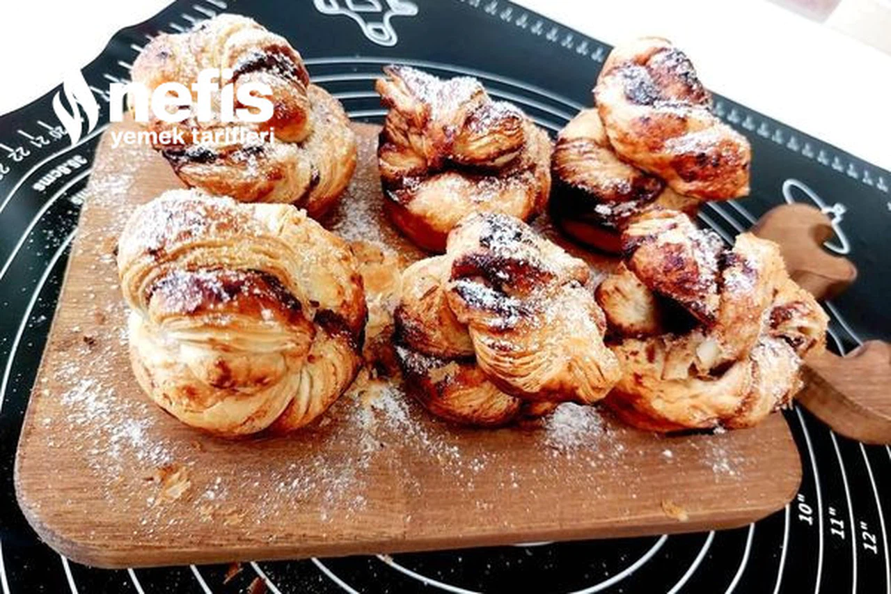 2 Malzemeli Milföylü Çikolatalı Çörek Tarifi (Videolu)