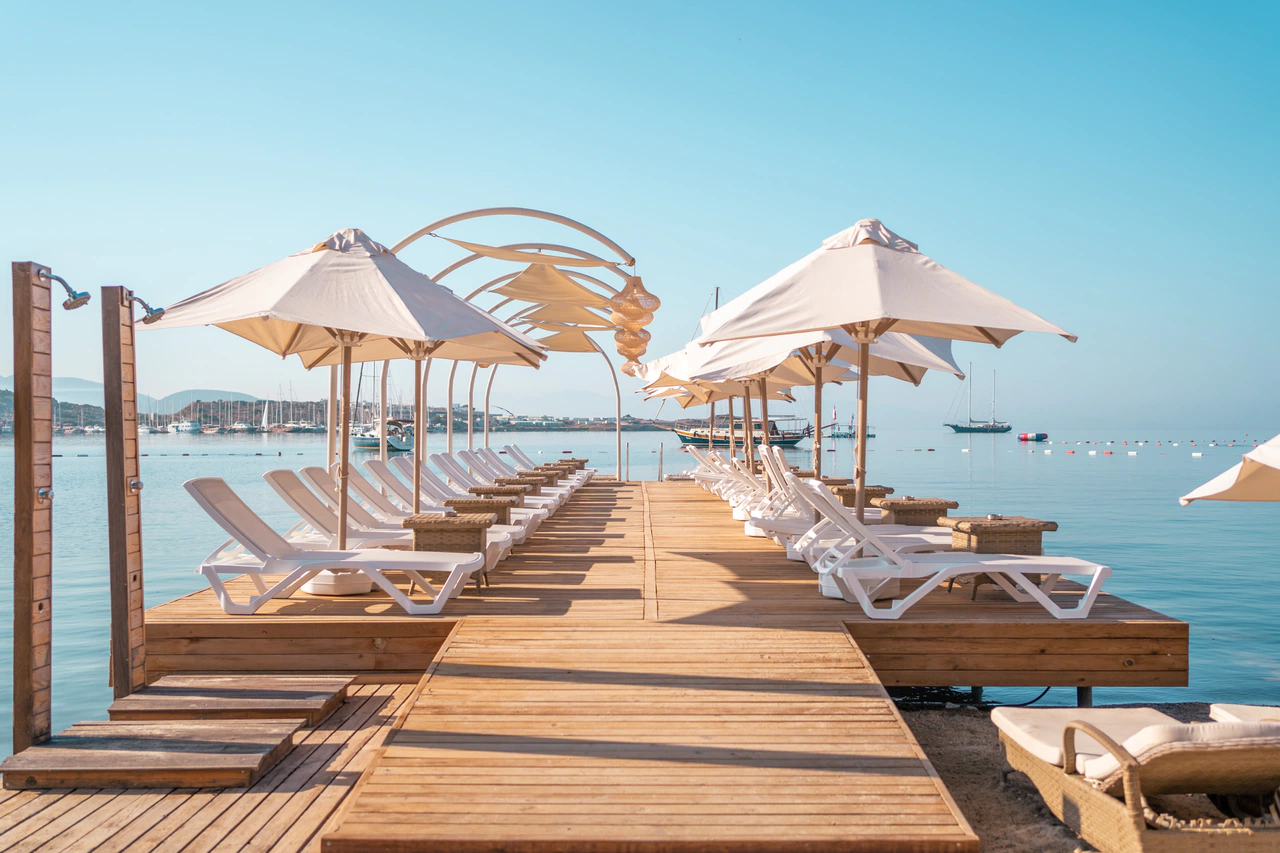 Asarlık’ta Yetişkinler İçin Denize Sıfır Çok Özel Bir Sığınak: Inone Mucho Selection