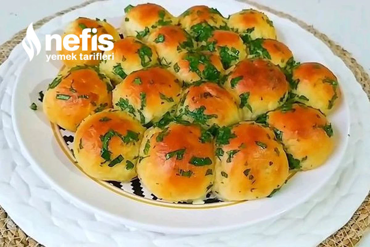 Tereyağlı Kahvaltılık Yumuşacık Ekmek Tarifi