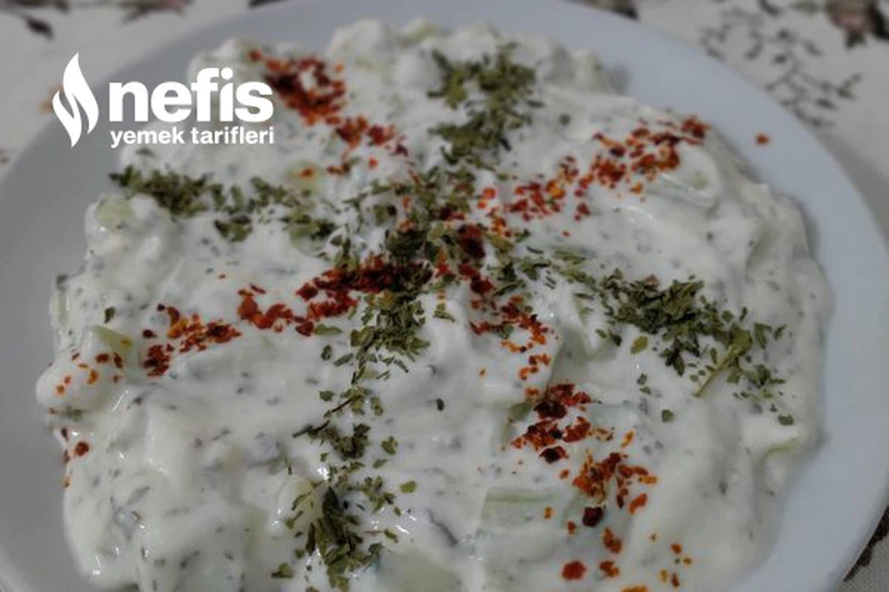 Yaz Aylarının Vazgeçilmezi Salatalık Mezesi