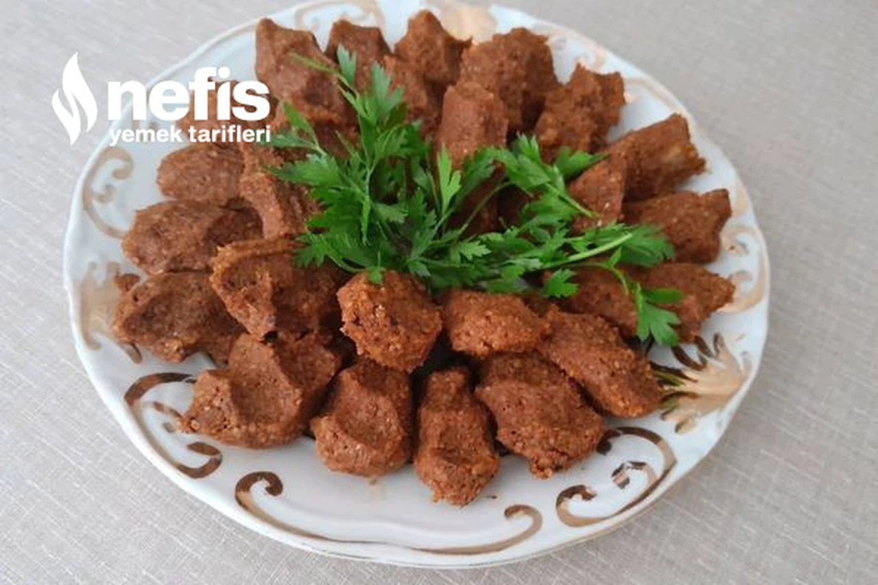 Dakikalar İçinde Enfes Çiğ Köfte