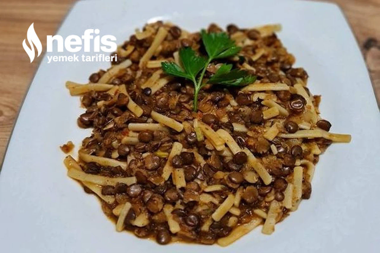 Erişteli Yeşil Mercimek Yemeği