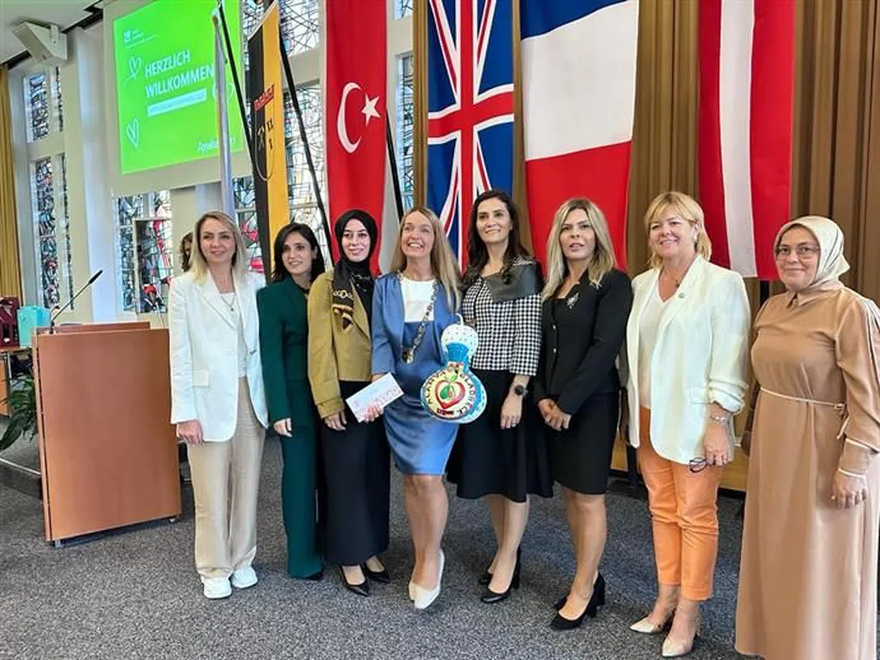 Alanya Belediyesi heyeti Almanya'da festivale katıldı