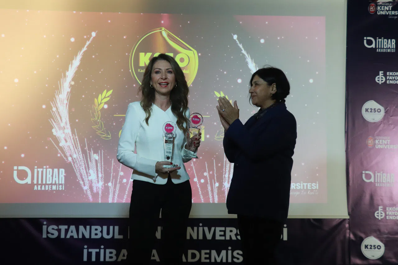 Kütahya Porselen Ödüllerine Yenilerini Ekledi