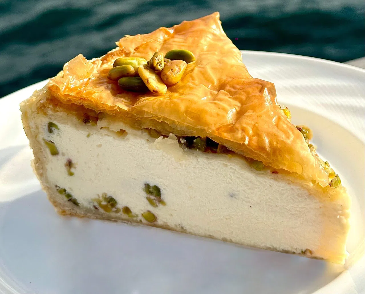 Mandarin Oriental Bosphorus, İstanbul’dan Tatlı Bir Yenilik: Baklavalı Cheesecake