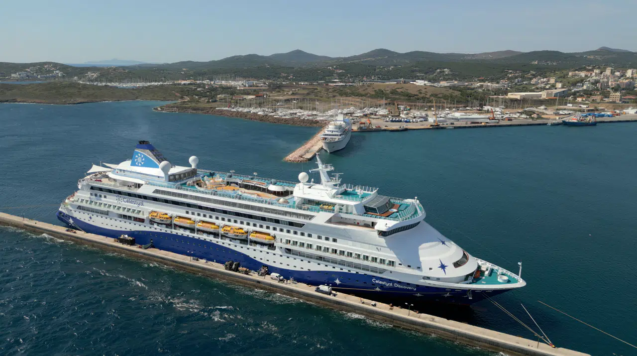 Celestyal, Santorini’ye Dönen İlk Kruvaziyer Hattı Olacak