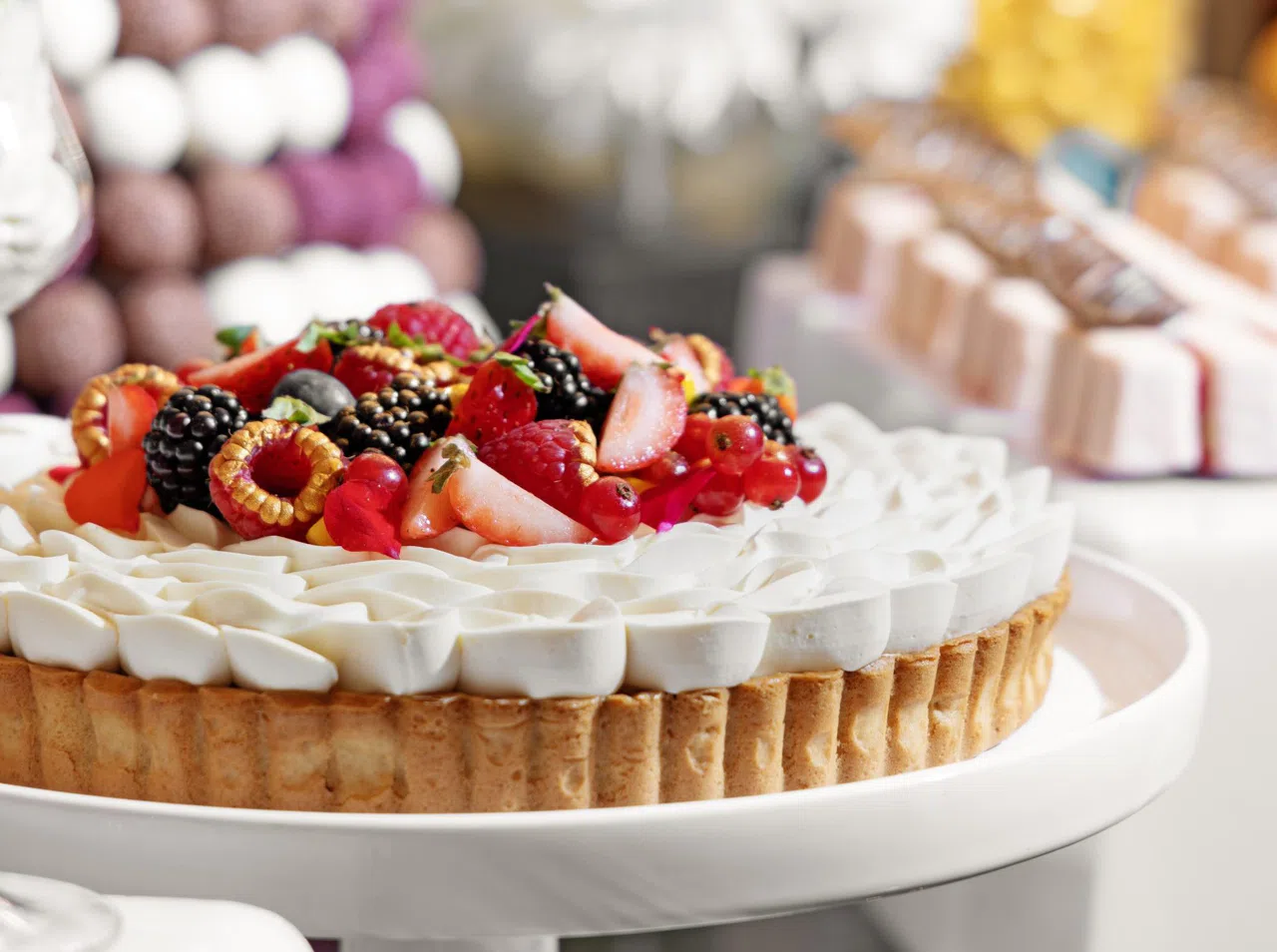 Raffles İstanbul’un Efsanevi Brunch’ı Baharı Karşılıyor