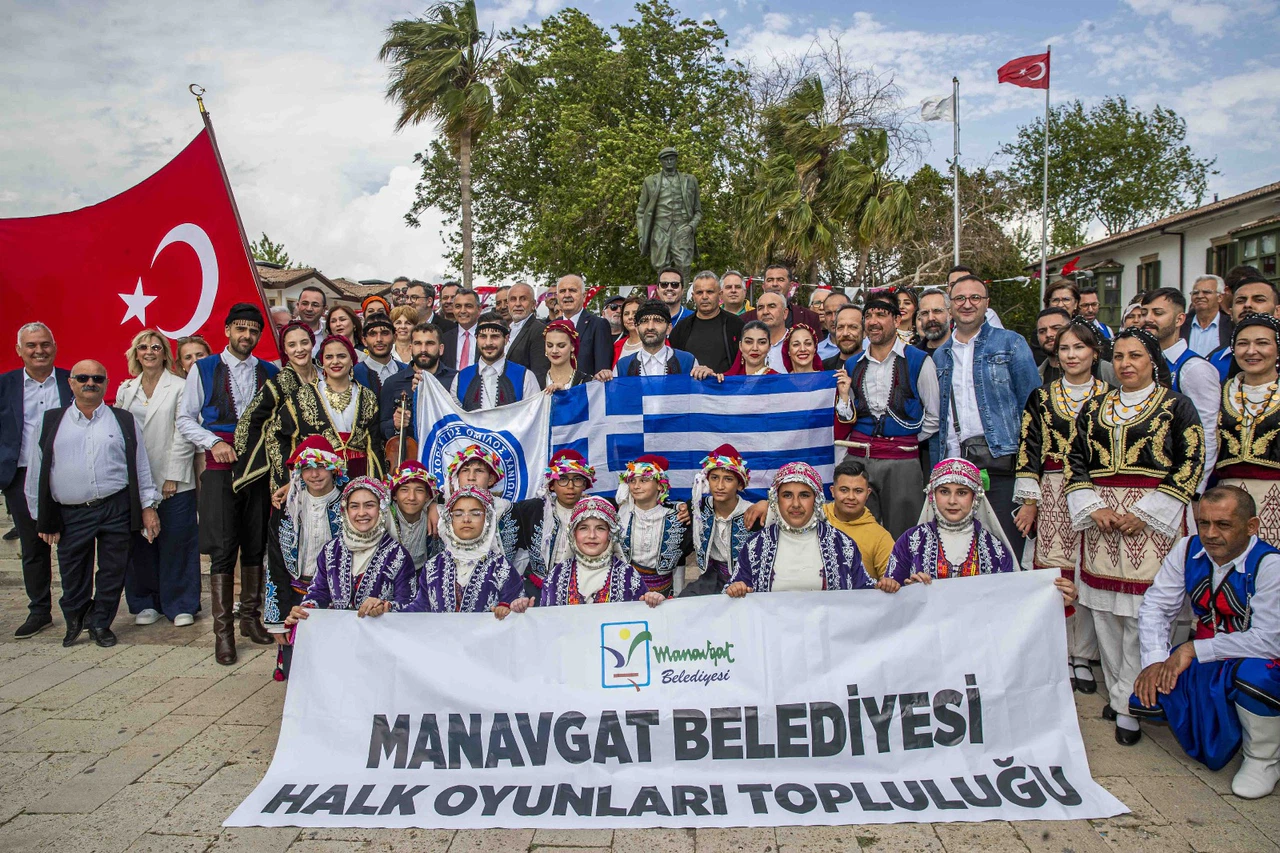Kültür, Lezzet ve Dostluk Apollon’un Gölgesinde Buluştu: Girit Lezzetleriyle Side’de Bir Tat Yolculuğu Başladı