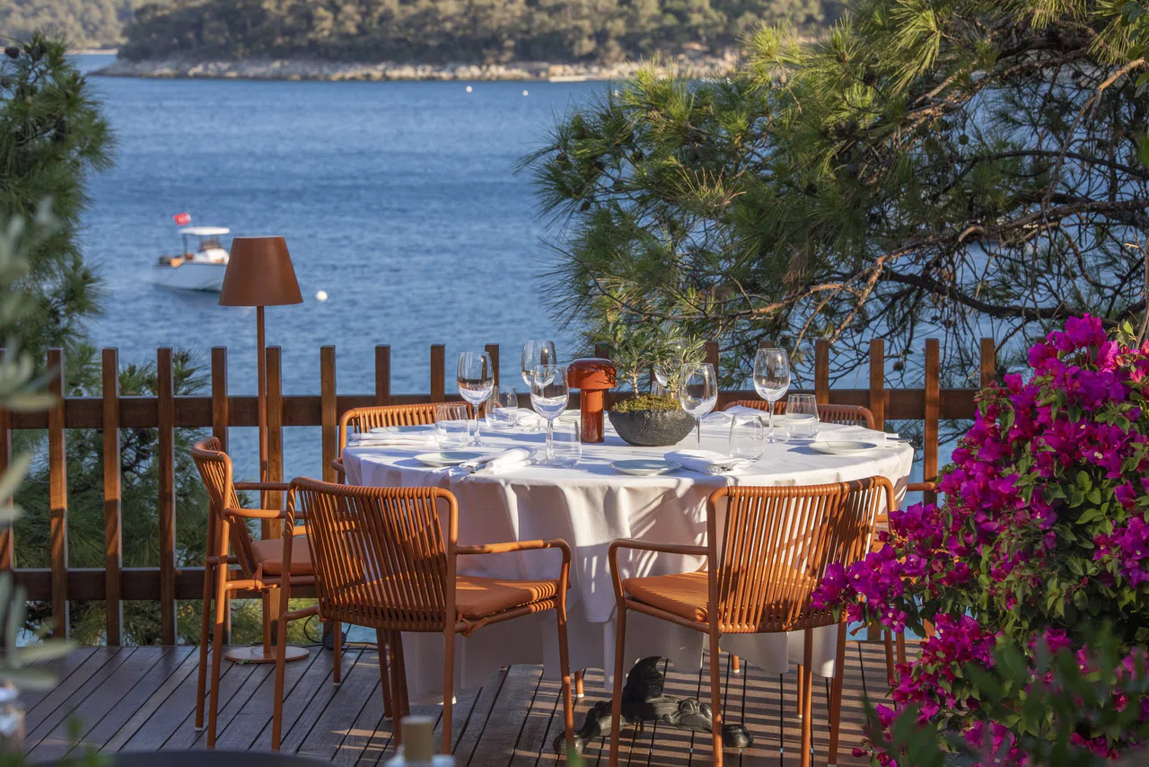 Bodrum Loft 2025 Yaz Sezonuna Kapılarını Açtı: Doğayla Uyumlu Sürdürülebilir Lüks ve Yeni Lezzetler Buluşuyor
