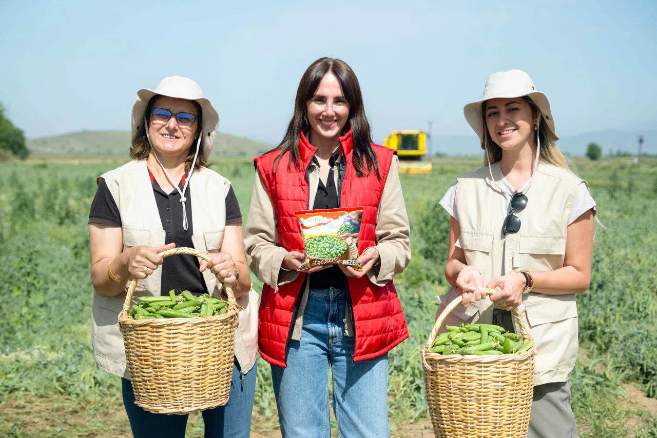 SuperFresh’ten Kadın Çiftçilere Destek: “Ege’den Hasat Bezelye” Tüketiciyle Buluşuyor