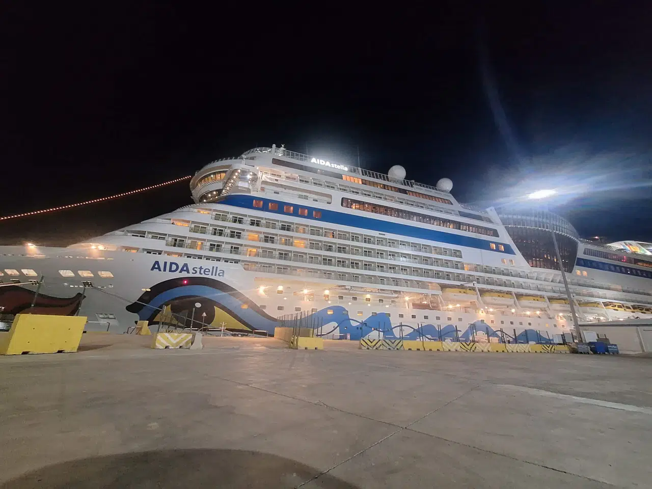 QTerminals Antalya, İki Büyük Kruvaziyer Gemisine Ev Sahipliği Yaptı