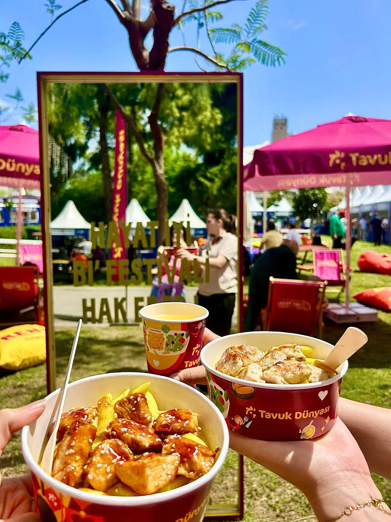 Tavuk Dünyası’nın Lezzet Tırı, Festivallerde Yüzlerce Gıda Tutkunuyla Buluştu!