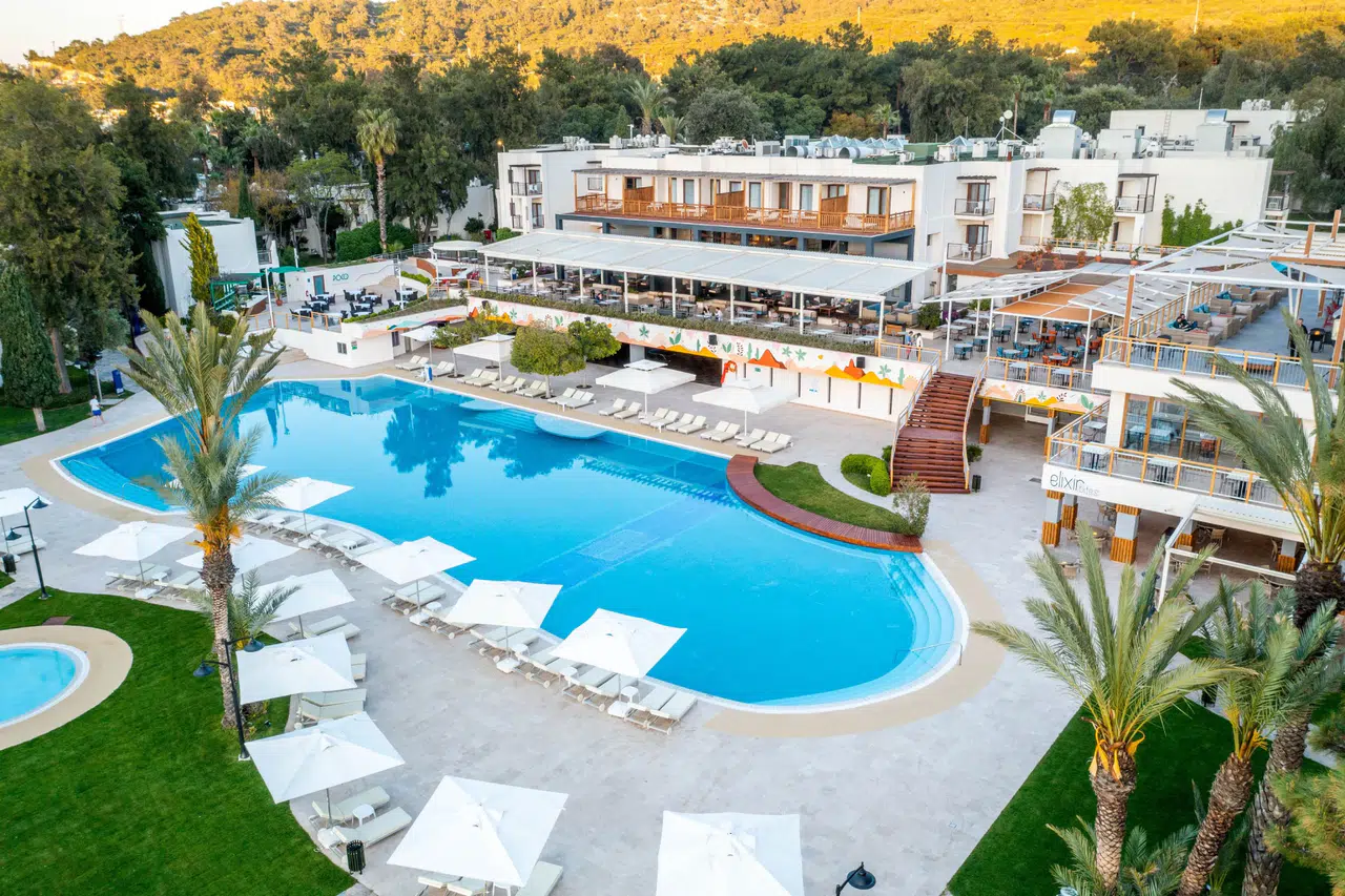 Ege'nin Gurme Tatlarıyla Dolu Yaz Sonu Kaçamağı: DoubleTree by Hilton Bodrum Işıl Club Ultra Her Şey Dahil Resort'ta Keyif Dolu Bir Tatil Fırsatı!