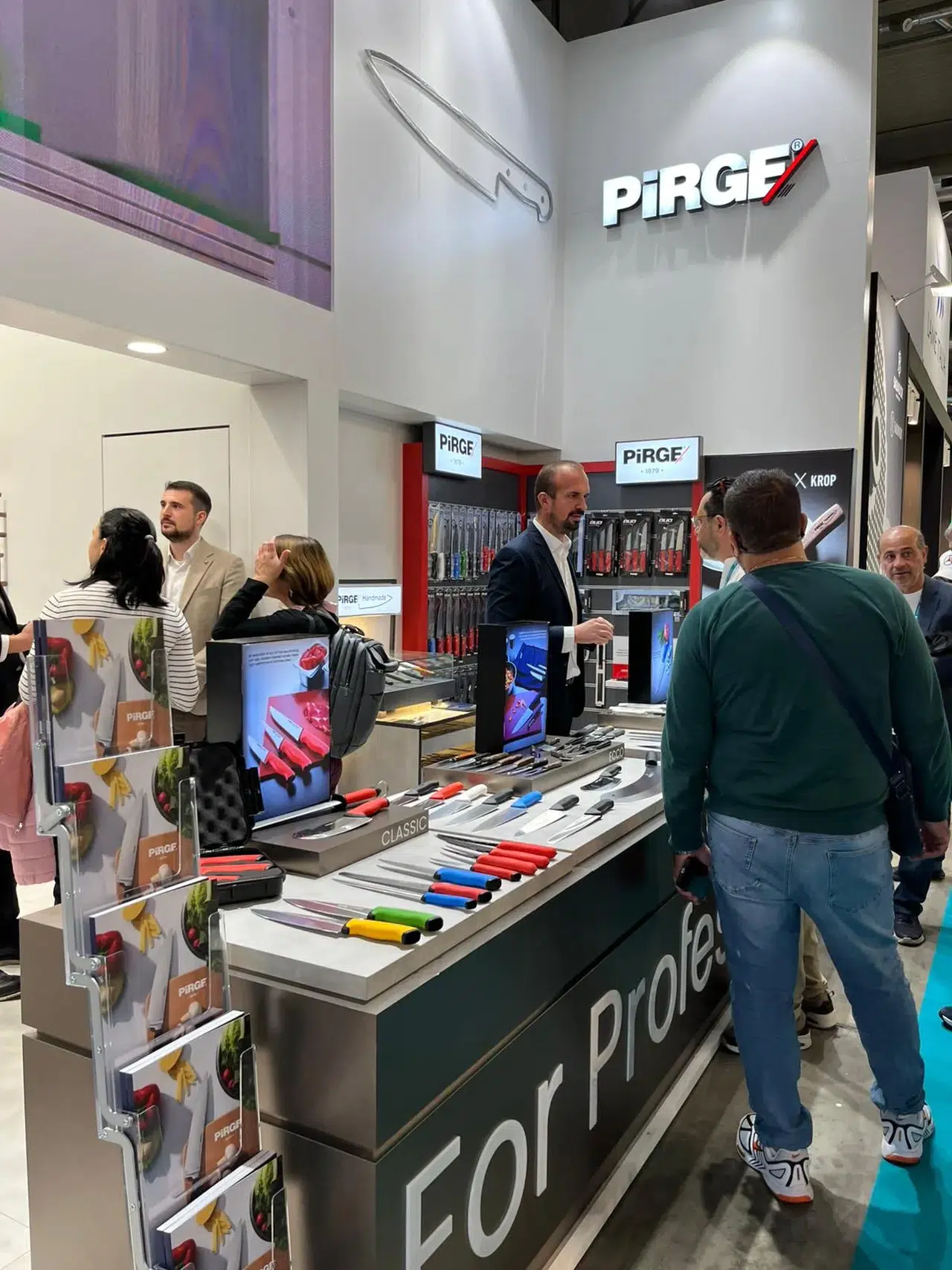 Pirge, Host Milano 2025'te Butcher's Performance bıçağı ile üretim kapasitelerini ve Ar-Ge hedeflerini gözler önüne serdi.