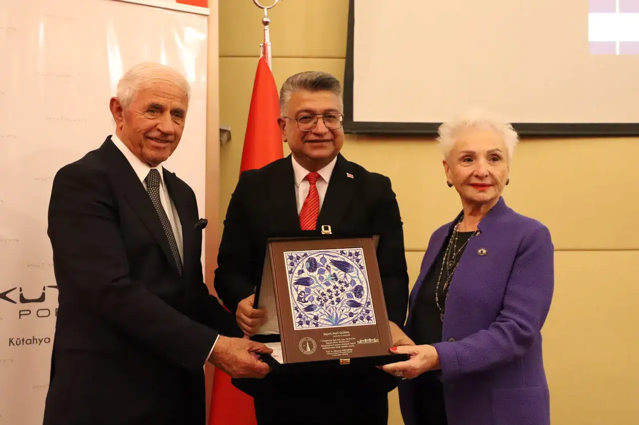 Kütahya Porselen'e "Özgün Başarı ve Sanat Ödülü" Verildi!