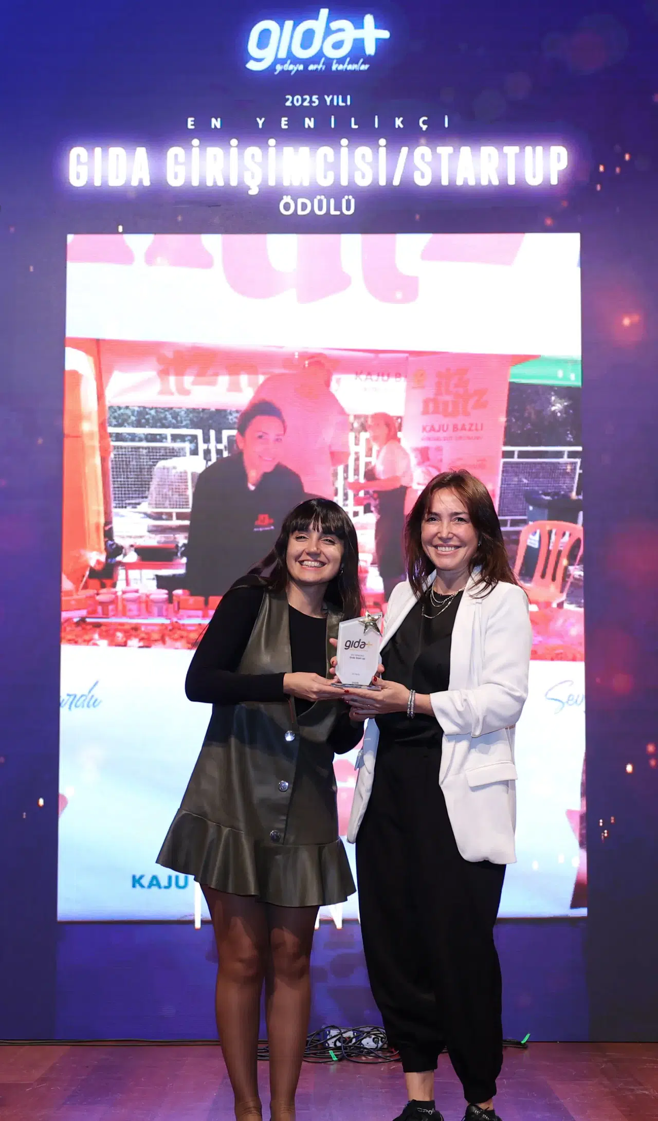 Itz Nutz İki Ödül Birden Kazandı!