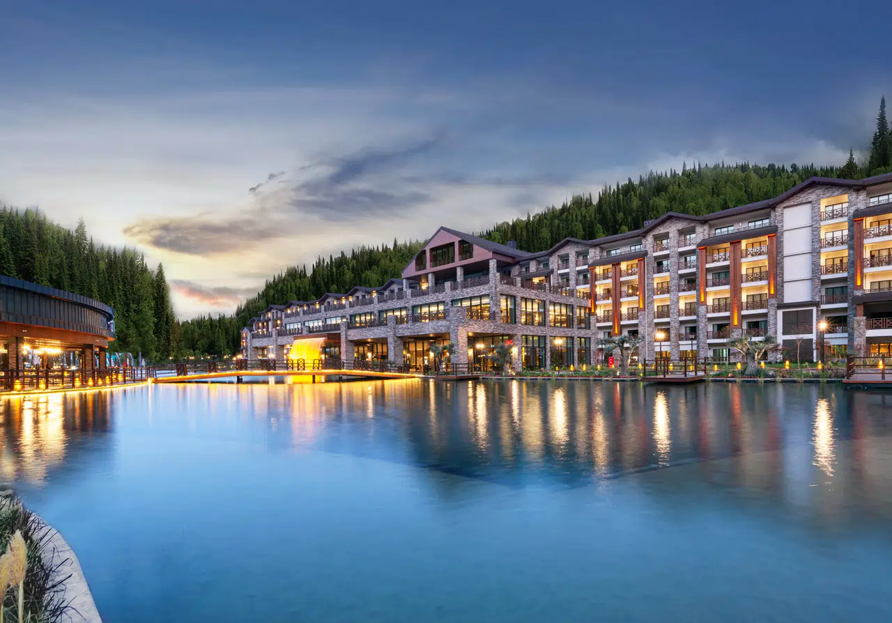 Kasım Ara Tatiliyle Doğanın Kalbinde Unutulmaz Bir Deneyim: Elite World Grand Sapanca Aileleri Bekliyor!