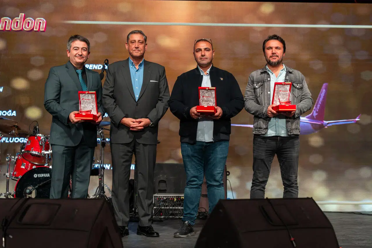 Corendon Turizm Grubu, 2026’yı Antalya’da gerçekleştirdiği geleneksel yılbaşı partisinde çalışanlarıyla birlikte kutladı.