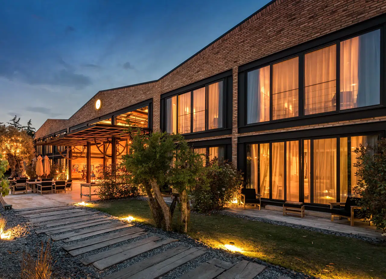 Warehouse by The Stay, Avangart Tabldot ile Unutulmaz Bir Yılbaşı Eğlencesine Adım Atıyor!