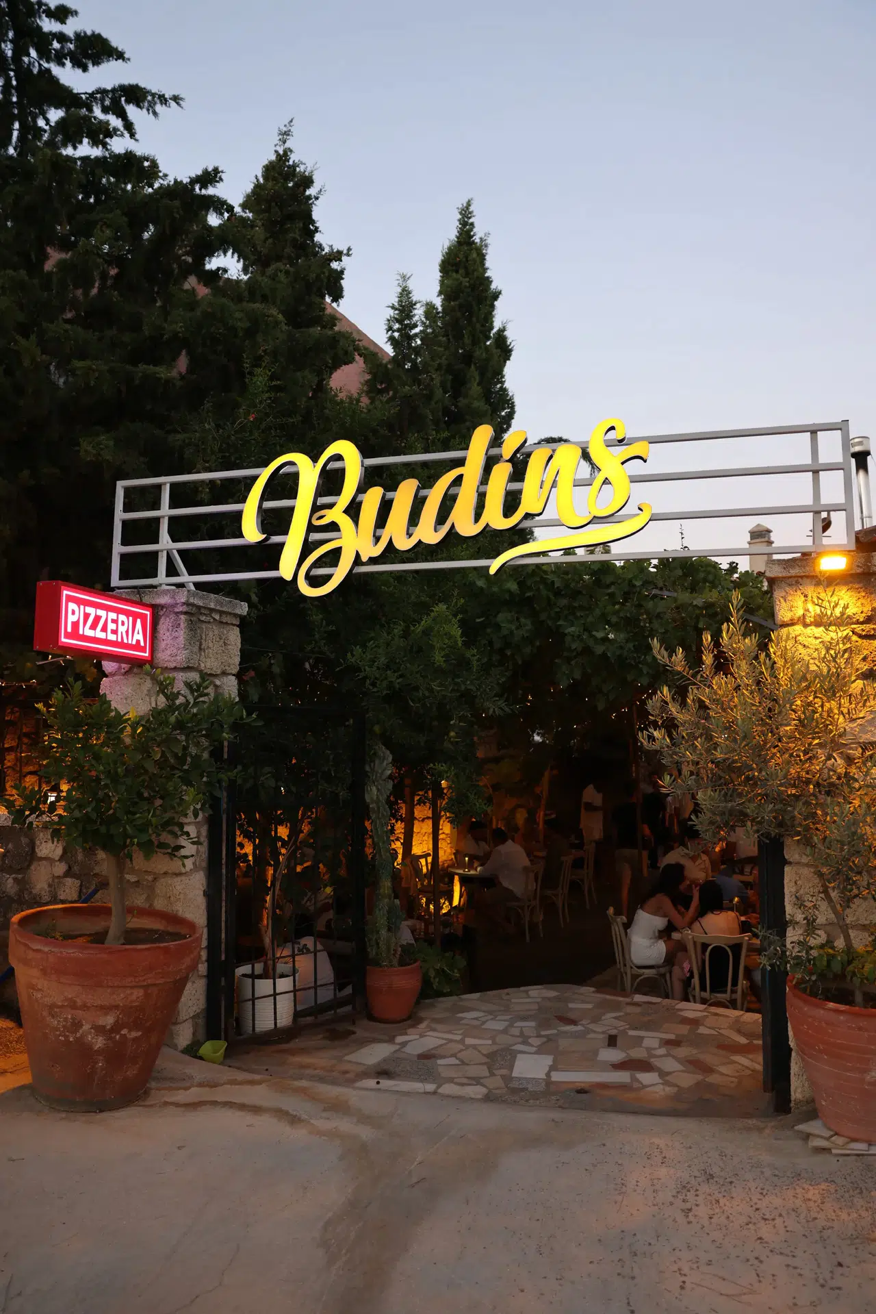 Alaçatı'da Budins: Eşsiz Tadım Deneyimi ile Bölgenin Kültürel Zenginliğini Ortaya Koyuyor!