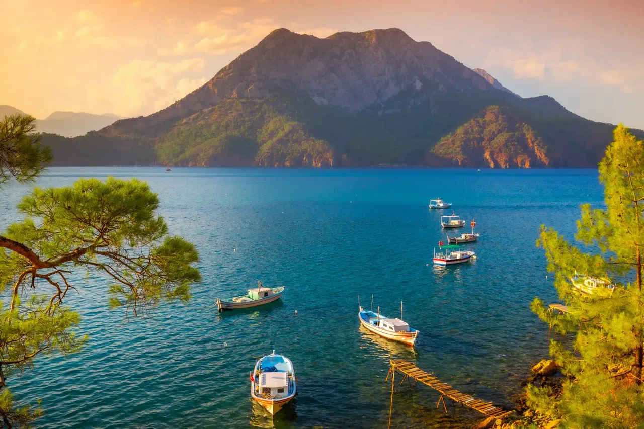 Yalnız Seyahat Edenler İçin Keşfedilmeyi Bekleyen En İyi Tatil Rotaları