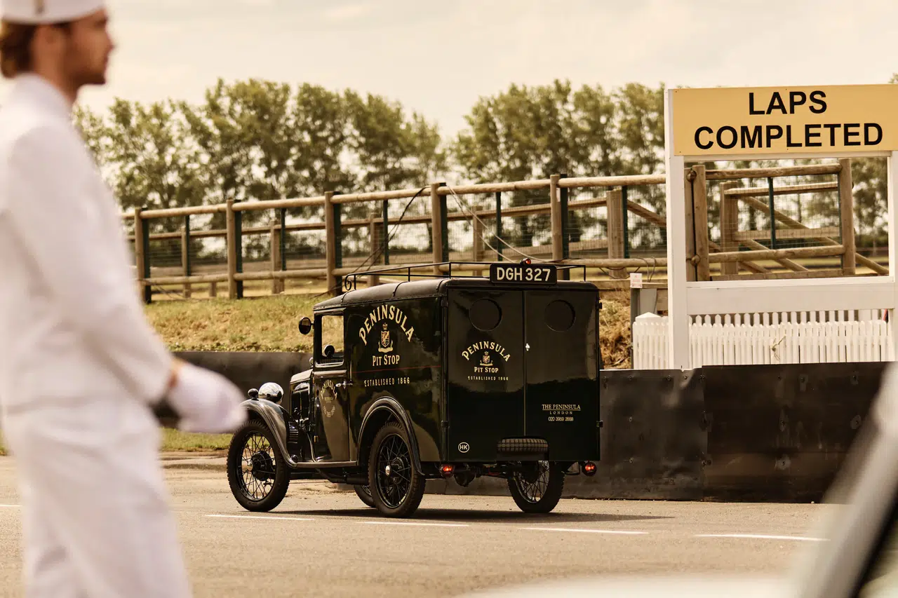 The Peninsula London, İngiliz Zanaat ve Otomotiv Mirasını Goodwood Revival 2025 ile Birlikte Kutluyor