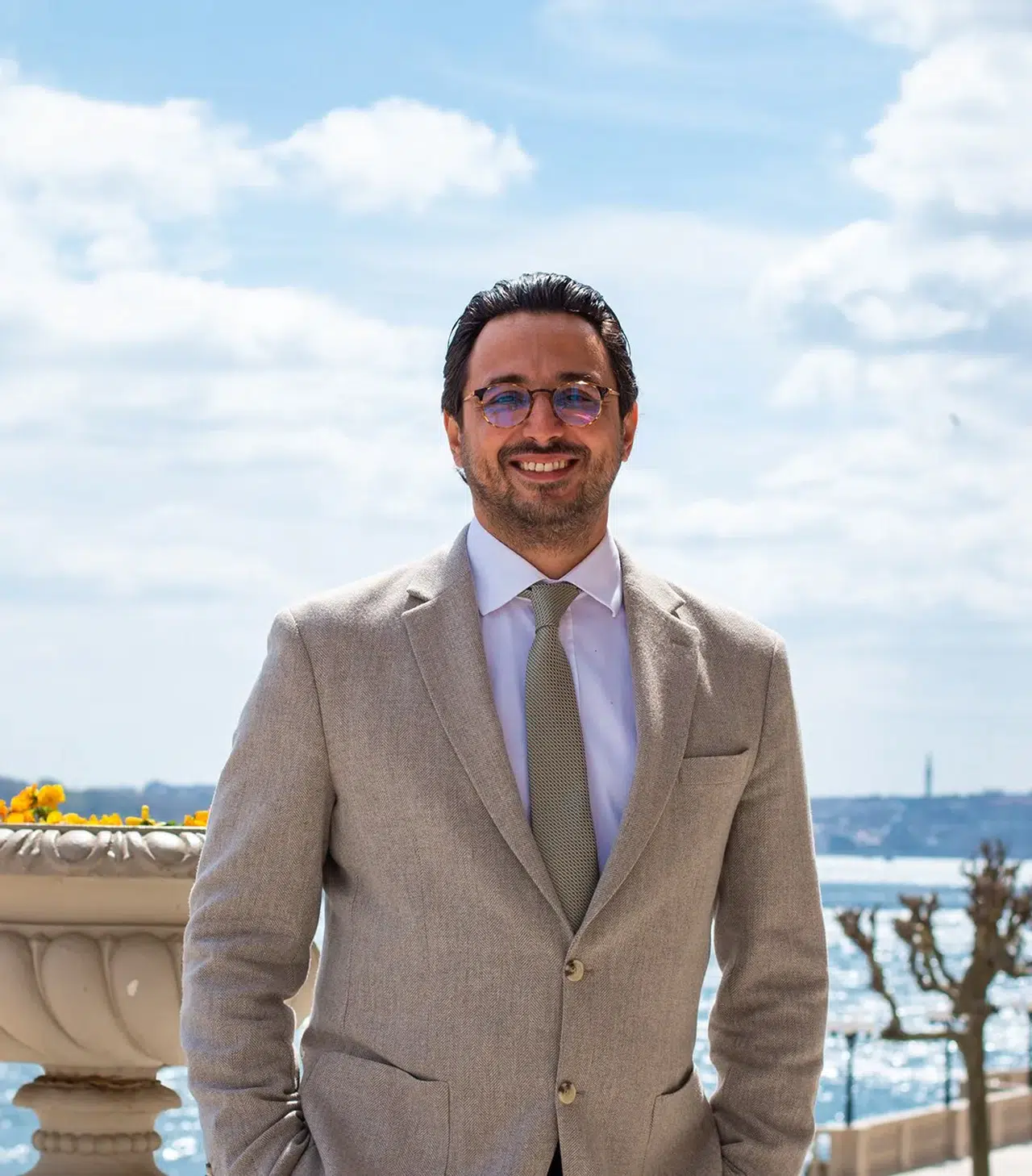 Türkiye'deki Yatırımcıların Yeni Gözdesi: Astons ile Yunanistan'da Golden Visa Fırsatları!