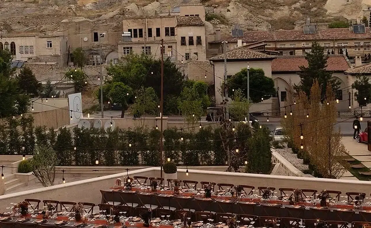 Kapadokya'nın Avangard Refinery Mağaralarında "Toprağa Kök Salmak" İnovatif İnzivası!