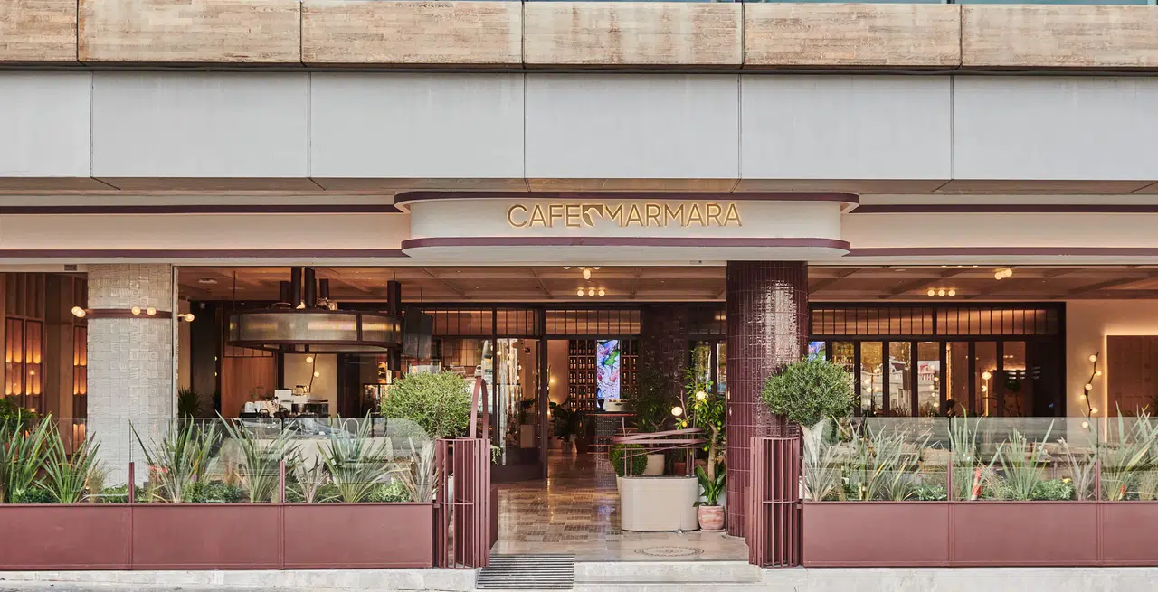 Kültür ve Sanatın Merkezi: Cafe Marmara, İstanbul'un Kalbinde Sizi Bekliyor!