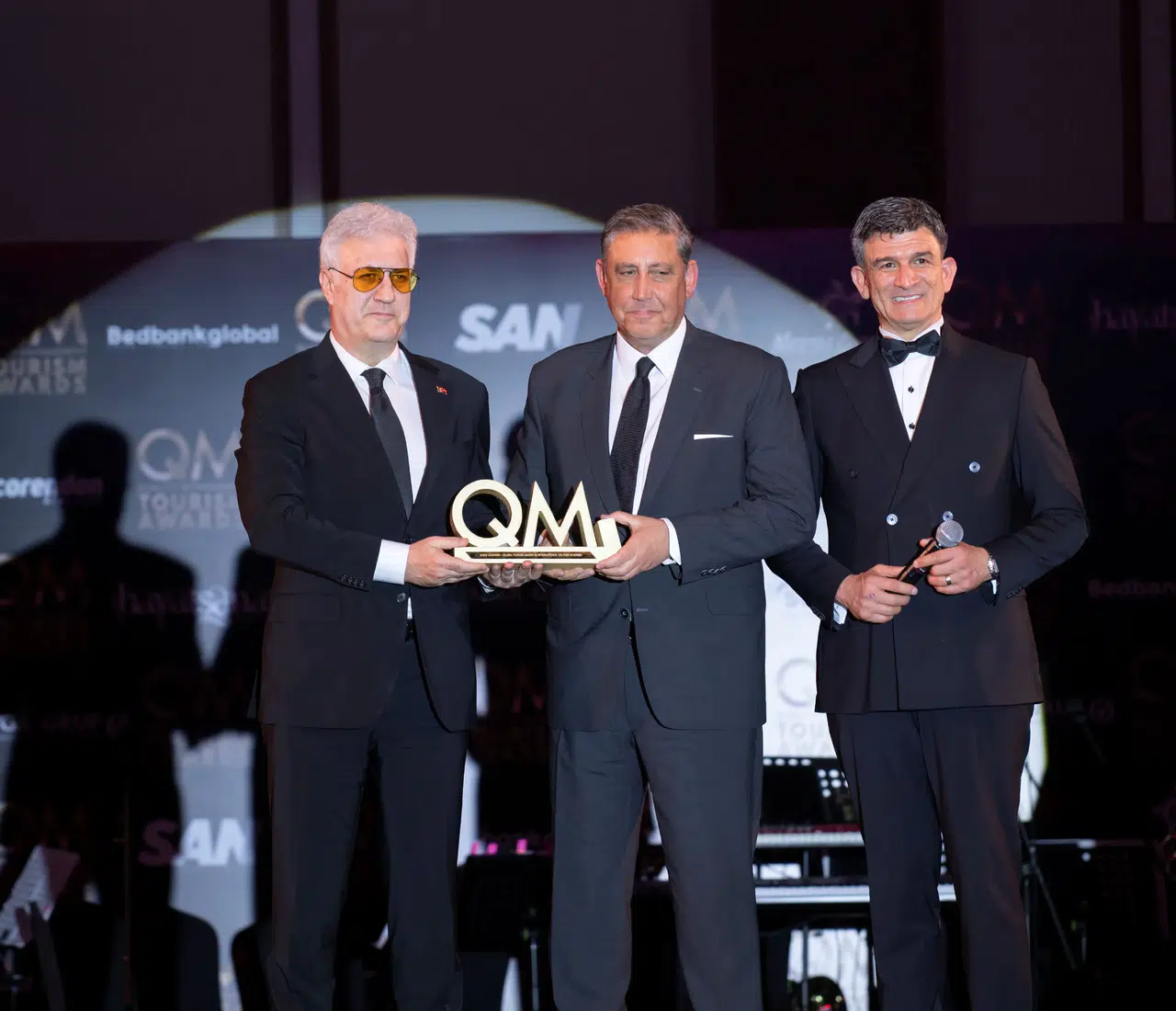 Corendon Turizm Grubu, 15. QM Ödülleri'nde İki Farklı Kategoride Ödül Kazandı!