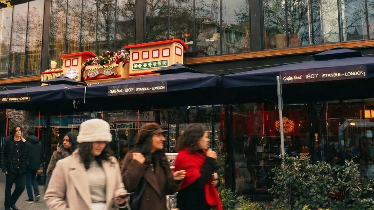 Şekerci Cafer Erol, Terminal Kadıköy'de Yenilikçi Konseptiyle Ziyaretçilerini Ağırlamaya Başladı!