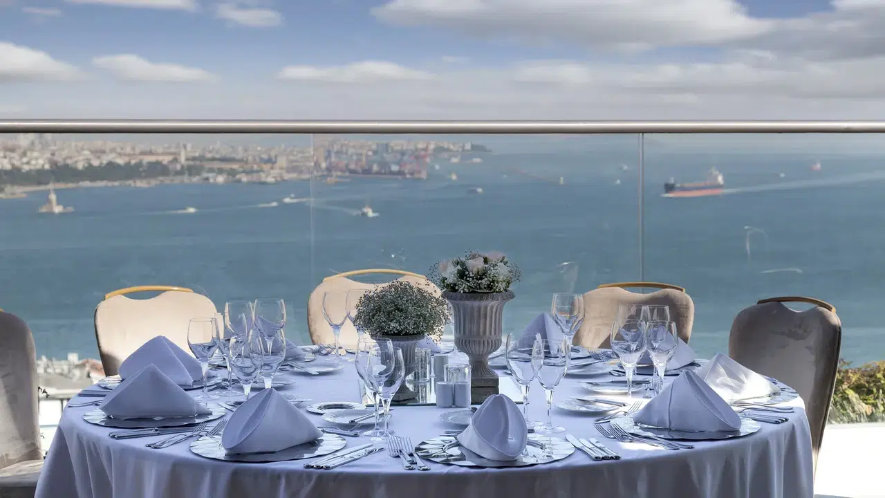 İstanbul'un Gözbebeği: Seçkin Etkinliklerin Yeni Merkezi, CVK Park Bosphorus Hotel