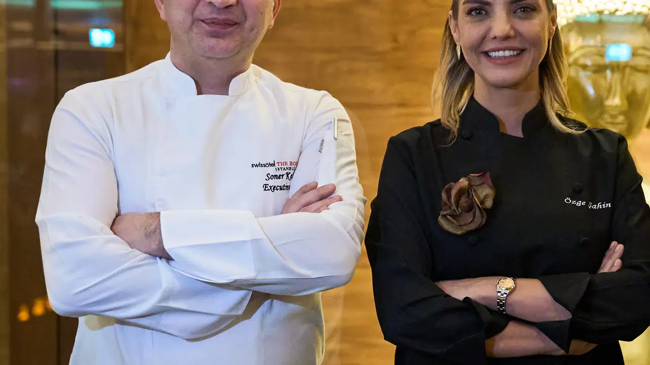 Bu Ayki “4 Elli Akşam Yemeği”ne Şef Özge Şahin Damgasını Vuruyor!