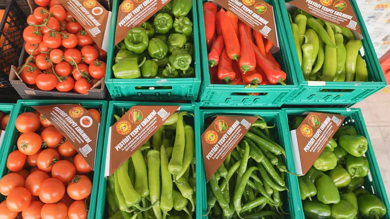 ŞOK Marketler'de Pestisit Kontrolü Genişliyor: Domateslerin Ardından Biberler de İnceleniyor!