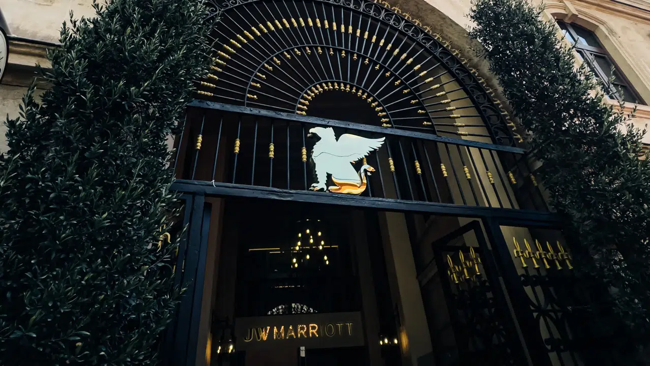 Sevgililer Günü'nde Aşkı ve Şehrin Güzelliklerini Birleştiren JW Marriott İstanbul Boğazı'nda Unutulmaz Bir Deneyim!