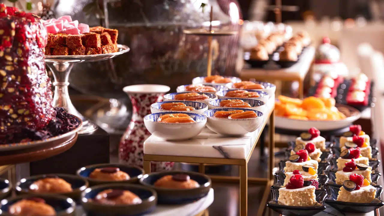 Zarafet ve Lezzetin Buluştuğu İftar Sofraları: The Peninsula'da Özel Bir Deneyim