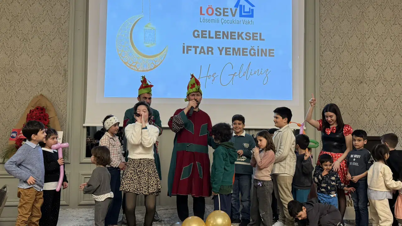 LÖSEV, İstanbul’da Geleneksel Ramazan İftarını Gerçekleştirdi