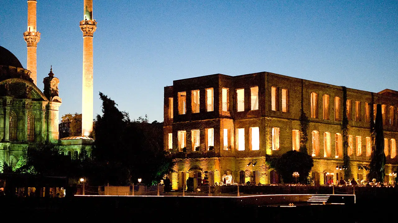 Boğaz'daki Tarihi Güzellik: Esma Sultan Yalısı'nda Rüya Gibi Düğün Törenleri