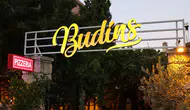 Alaçatı'nın Gözbebeği Budins, Kalbindeki Enerjiyi Hâlâ Taşıyor!