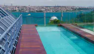 Rooftop Sonsuzluk Havuzu: Şehir Hayatından Uzaklaşmanın Yeni Yolu