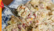 Karamelize Soğanlı Patates Salatası Tarifiyle Damaklarda İz Bırakın!
