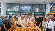 Ayvalık'ta Zeytin Hasadı Başladı: Yıl Sonunda 400 Bin Ton Zeytinyağı Beklentisi!