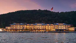 İstanbul'daki Mandarin Oriental Bosphorus'ta Sevgililer Günü'ne Özel Romantik Bir Deneyim!