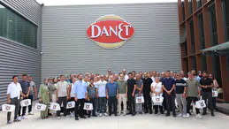 Danet, Yunus Marketler’in ekibini Afyonkarahisar’daki üretim tesisinde konuk etti.