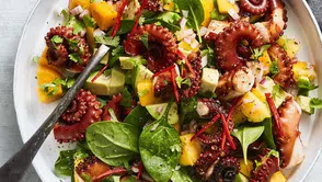 Kolayca Hazırlanabilen Ahtapot Salatası Tarifi!