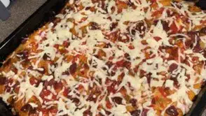 Tepsi Pizza Yapmanın Püf Noktaları ve Pratik Tarifi!