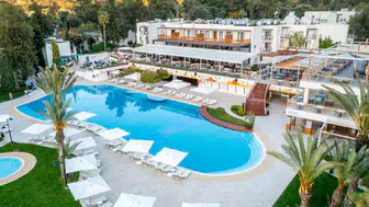 Ege'nin Gurme Tatlarıyla Dolu Yaz Sonu Kaçamağı: DoubleTree by Hilton Bodrum Işıl Club Ultra Her Şey Dahil Resort'ta Keyif Dolu Bir Tatil Fırsatı!