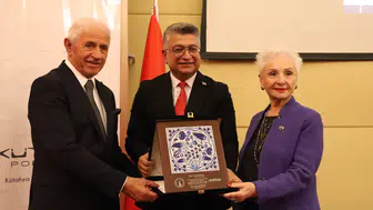 Kütahya Porselen'e "Özgün Başarı ve Sanat Ödülü" Verildi!