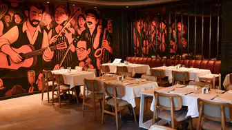 İtalyan Mutfak Kültürü ve Müzik Harmanı: "12:45 by 5masa" ile Farklı Bir Öğle Yemeği Deneyimi!