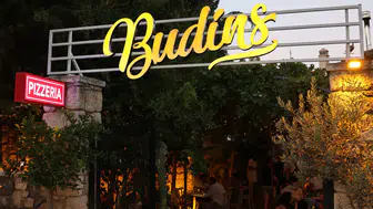 Alaçatı'da Budins: Eşsiz Tadım Deneyimi ile Bölgenin Kültürel Zenginliğini Ortaya Koyuyor!